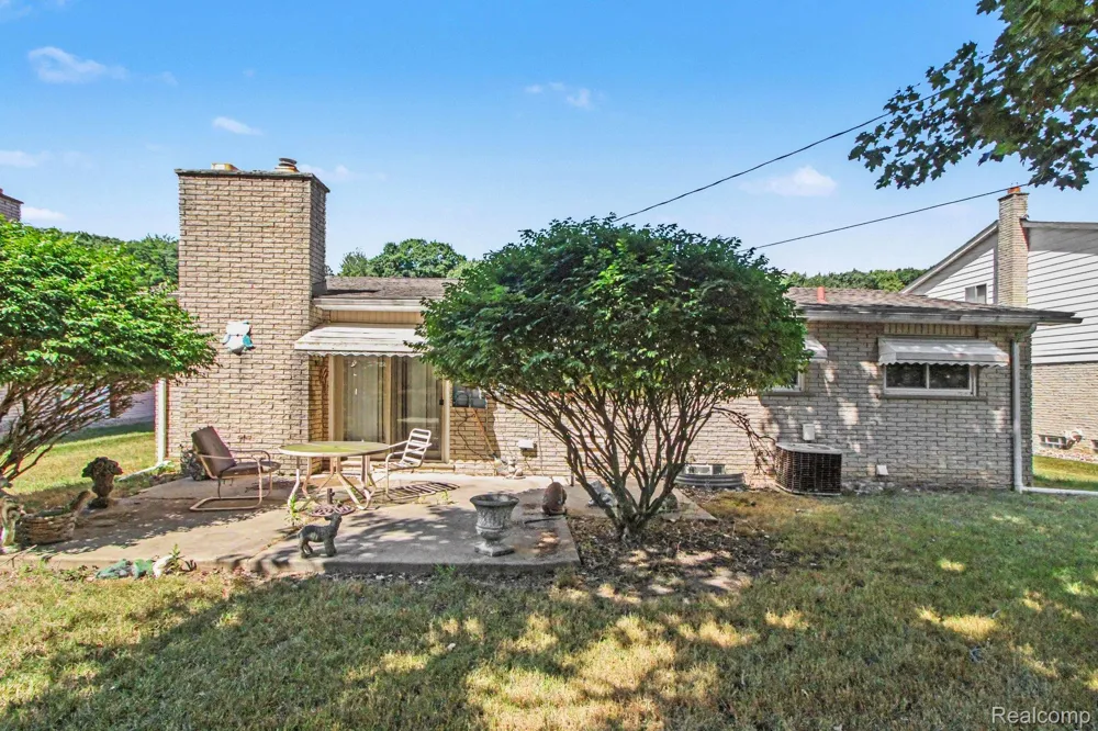 23930 Rockingham Street Southfield City, MI 48033