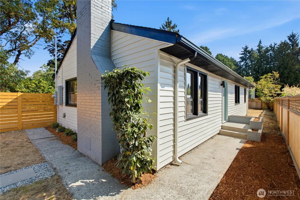 12504 8th Avenue SW Burien, WA 98146