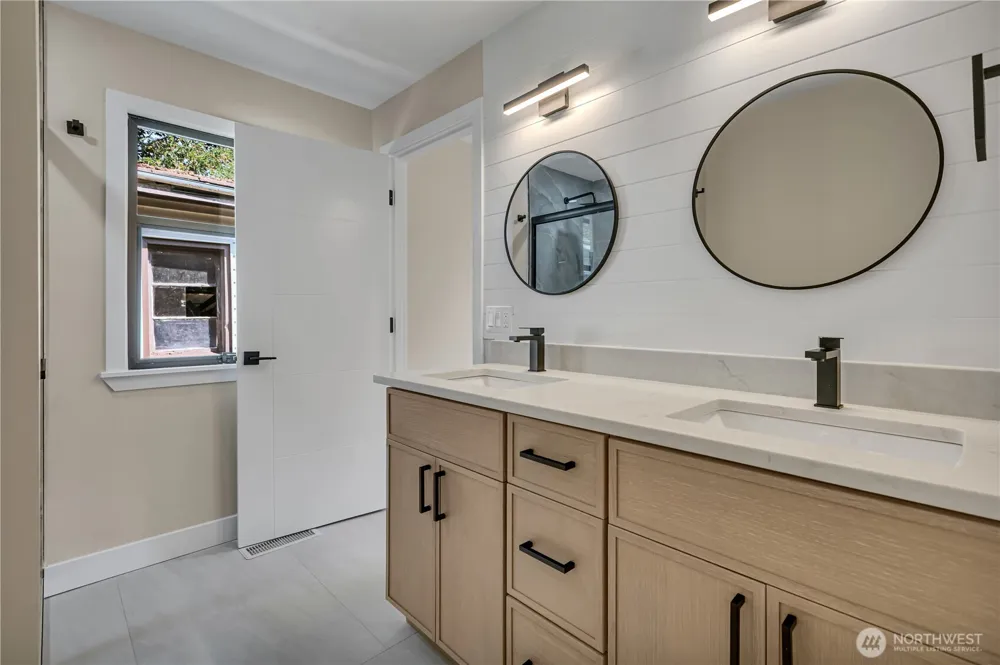 12504 8th Avenue SW Burien, WA 98146
