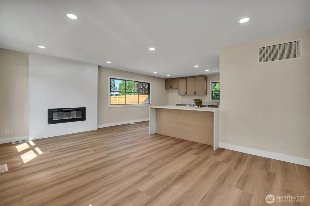 12504 8th Avenue SW Burien, WA 98146