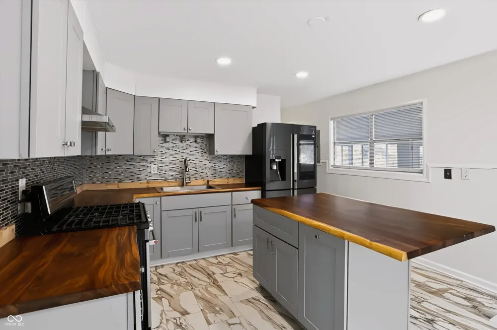 2645 Boehning Street Indianapolis, IN 46219