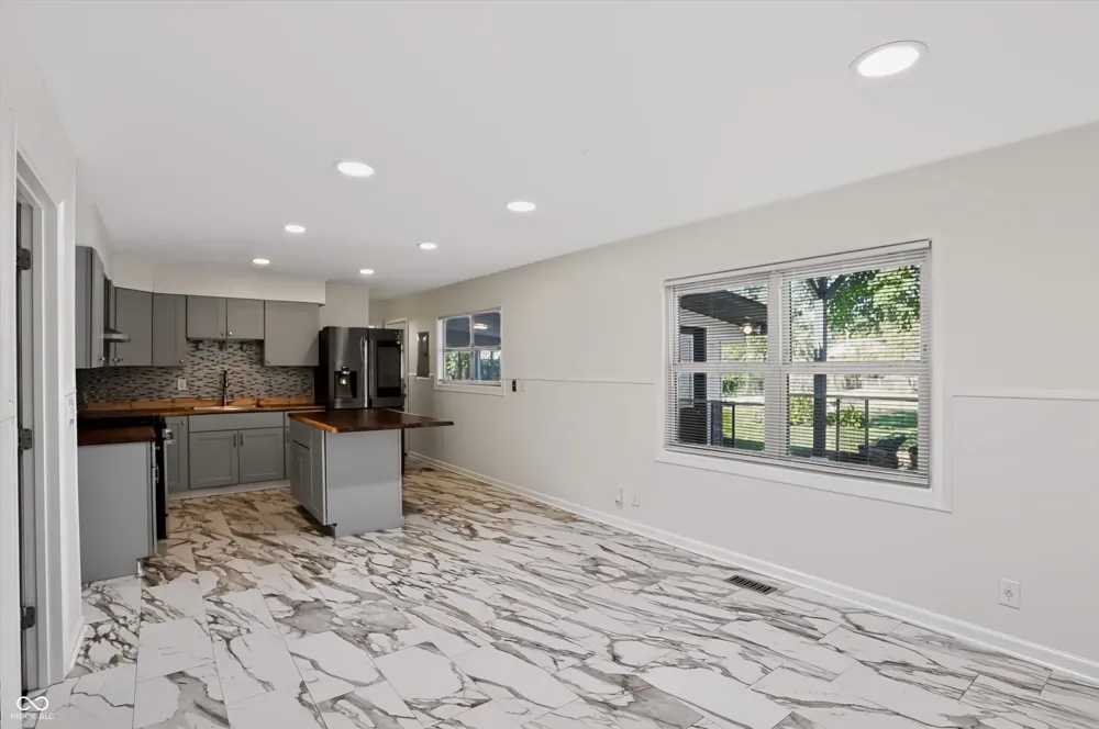 2645 Boehning Street Indianapolis, IN 46219