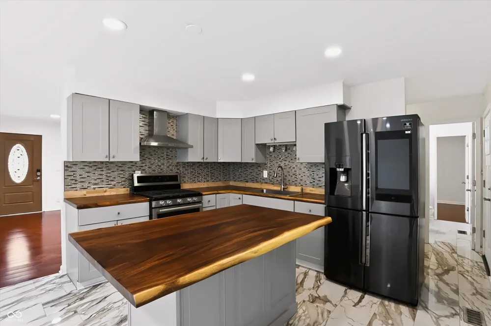 2645 Boehning Street Indianapolis, IN 46219