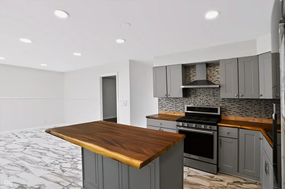2645 Boehning Street Indianapolis, IN 46219
