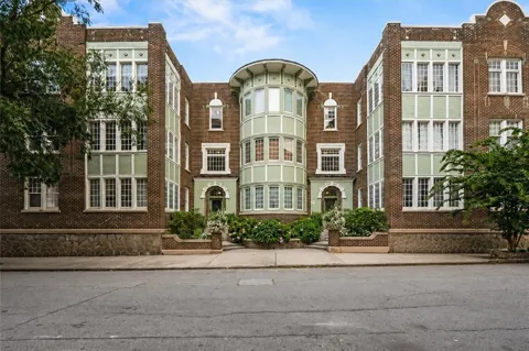 635 Myrtle Street NE #1