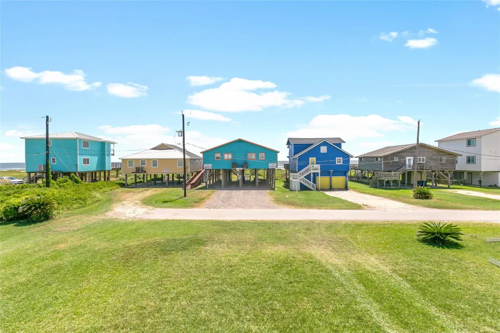 1651 Sandpebble Place Surfside Beach, TX 77541
