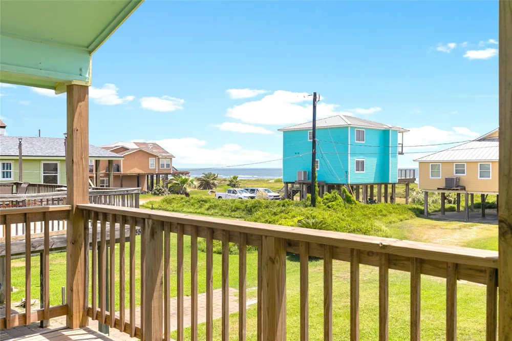 1651 Sandpebble Place Surfside Beach, TX 77541