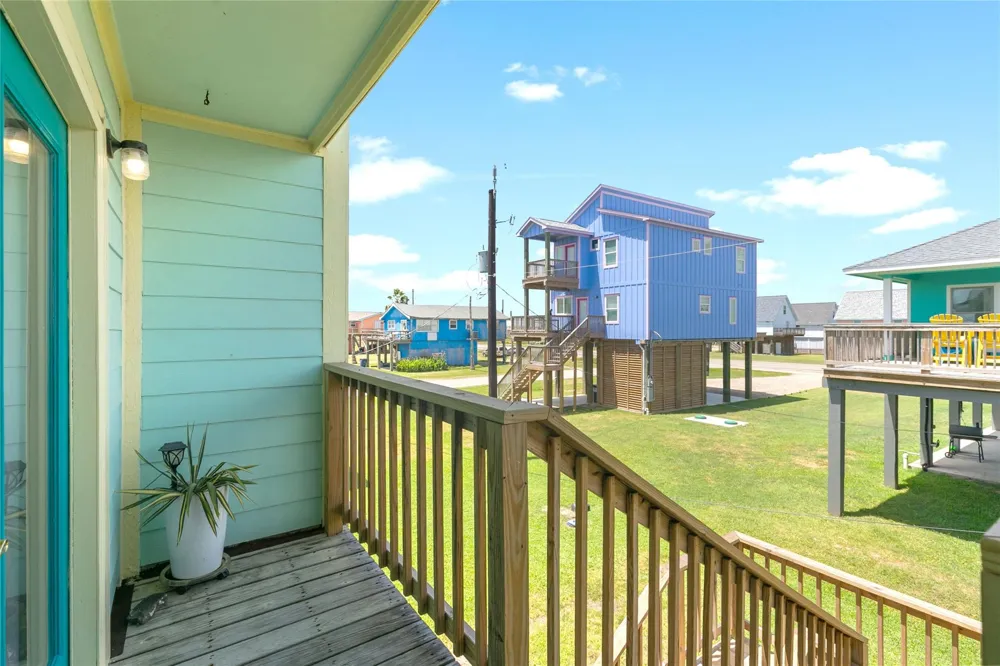 1651 Sandpebble Place Surfside Beach, TX 77541