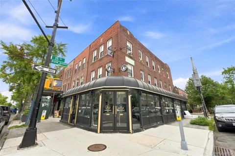 35-02 Ditmars Boulevard #2FL