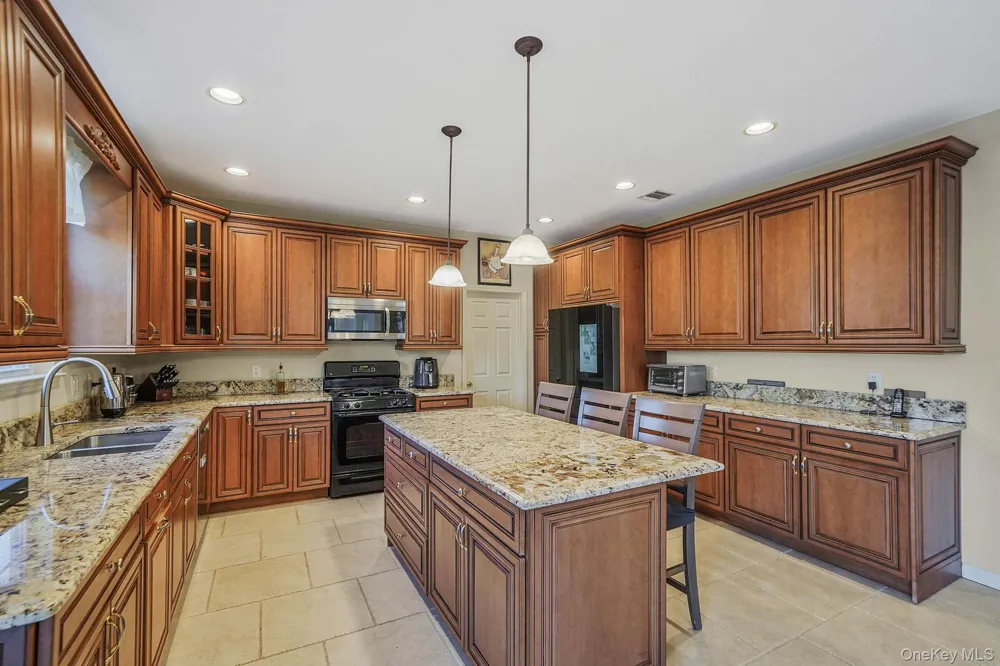 3 Crossfield Court Shoreham, NY 11786