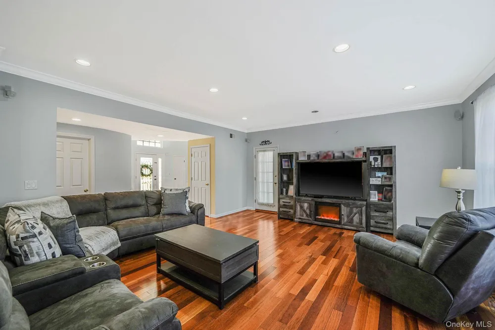 3 Crossfield Court Shoreham, NY 11786