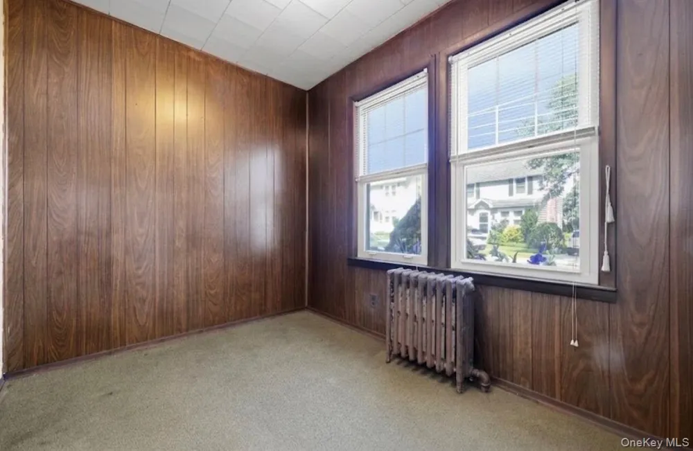36 Hawthorne Street Williston Park, NY 11596