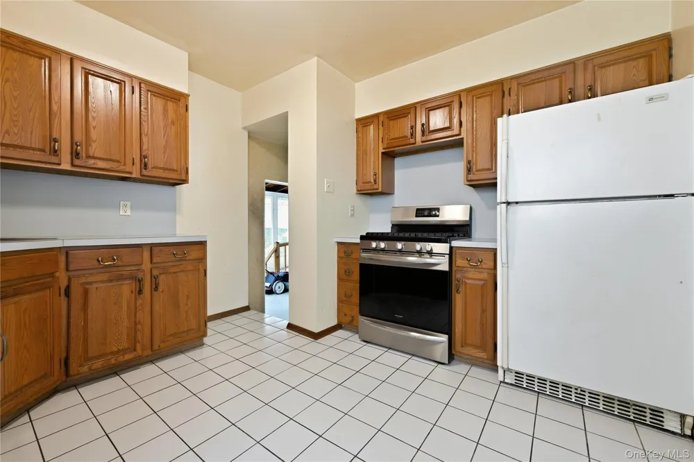 36 Hawthorne Street Williston Park, NY 11596