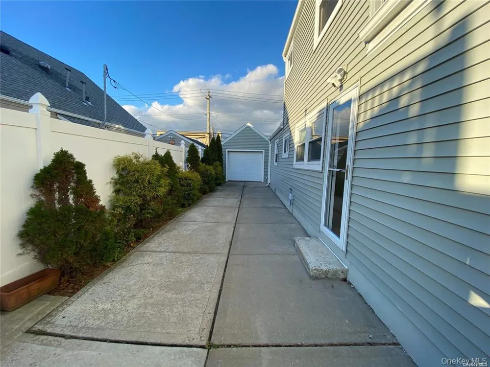 541 E Park Avenue #1st Floor Long Beach, NY 11561