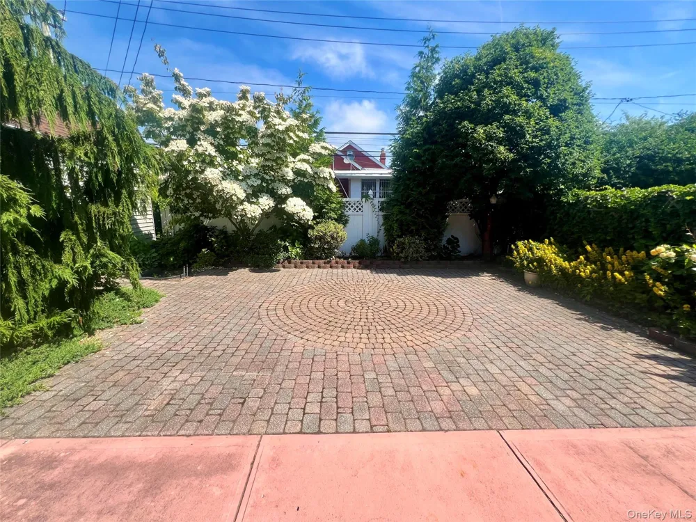 541 E Park Avenue #1st Floor Long Beach, NY 11561
