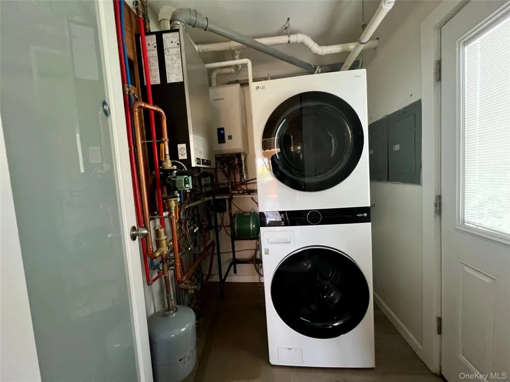 541 E Park Avenue #1st Floor Long Beach, NY 11561