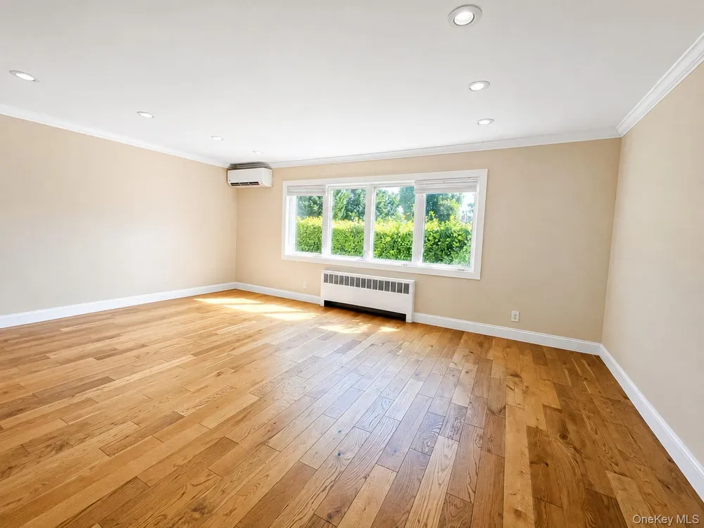 541 E Park Avenue #1st Floor Long Beach, NY 11561
