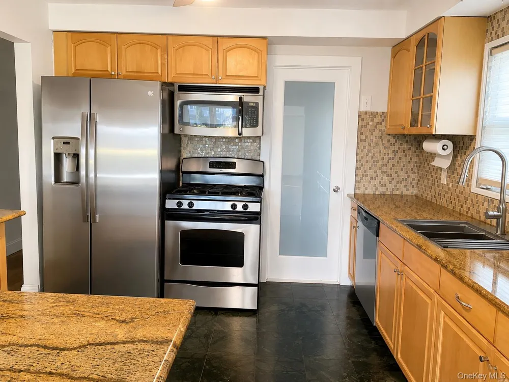 541 E Park Avenue #1st Floor Long Beach, NY 11561