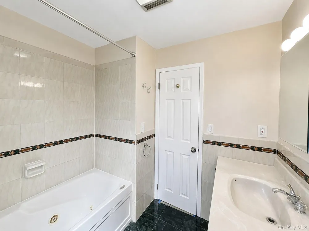 541 E Park Avenue #1st Floor Long Beach, NY 11561