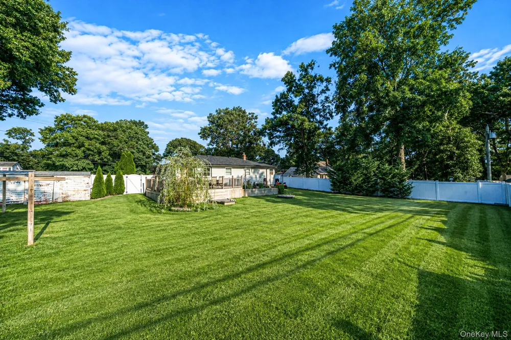 40 Avenue A Holbrook, NY 11741