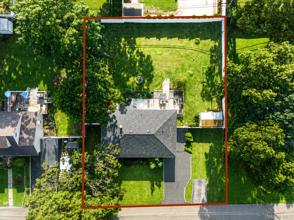 40 Avenue A Holbrook, NY 11741