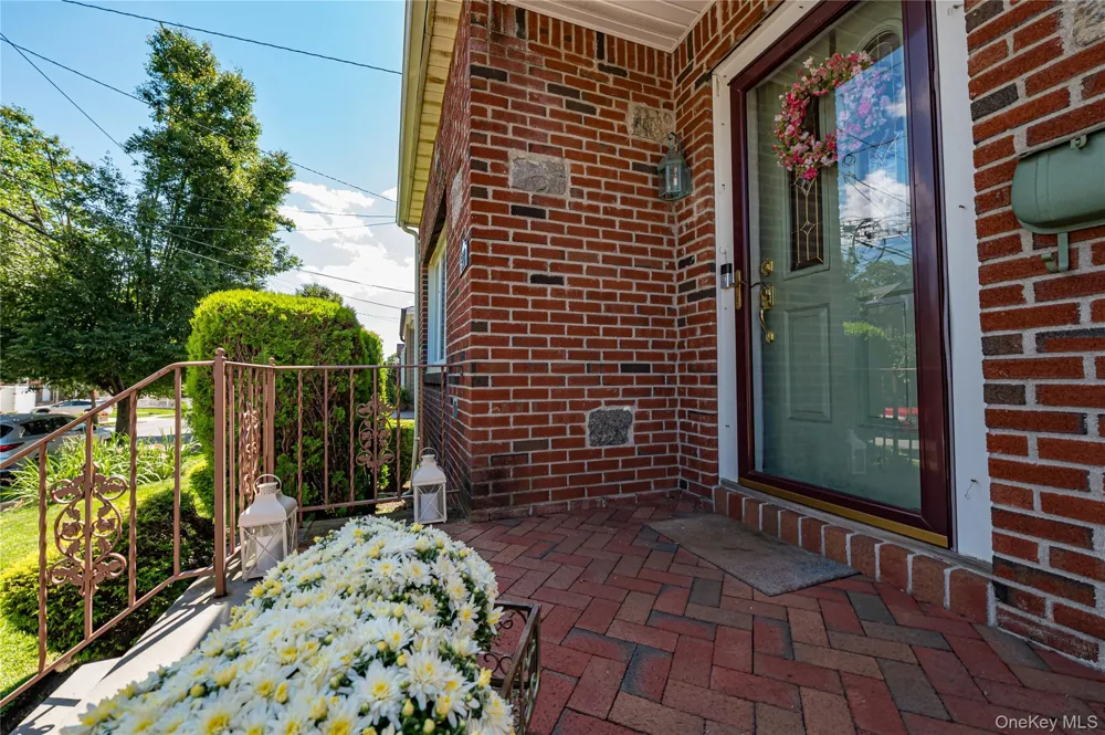 533 Marcellus Road Williston Park, NY 11596