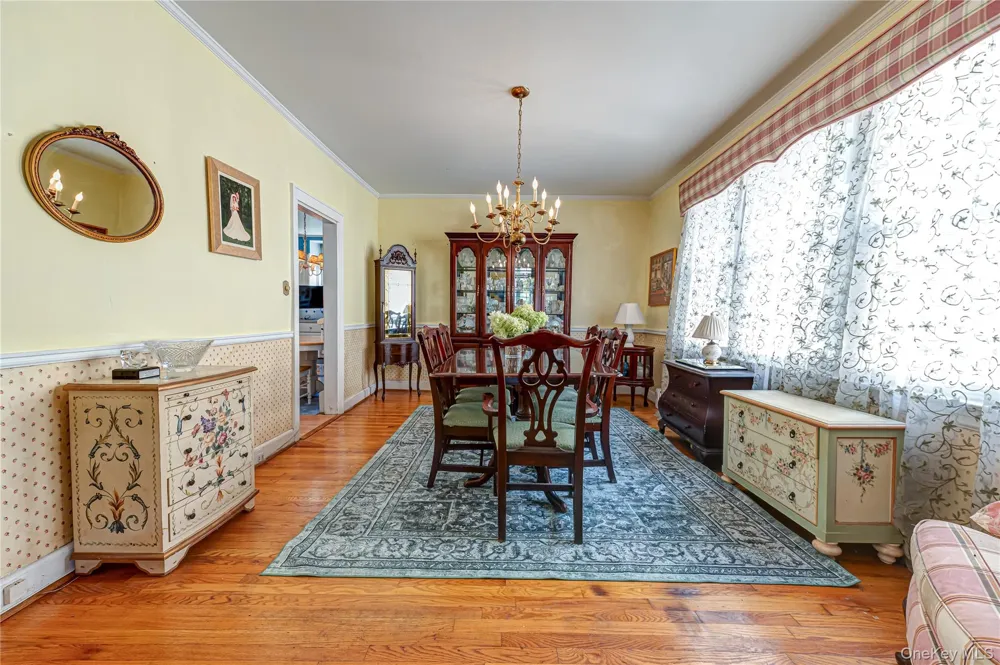 533 Marcellus Road Williston Park, NY 11596