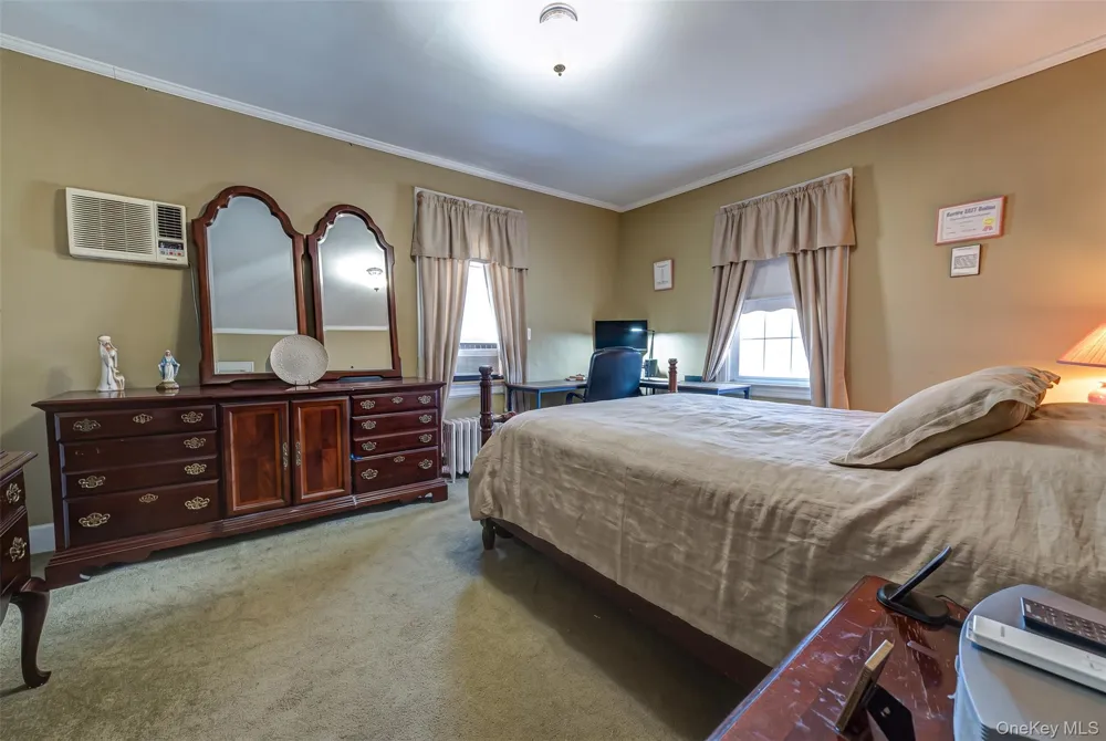 533 Marcellus Road Williston Park, NY 11596