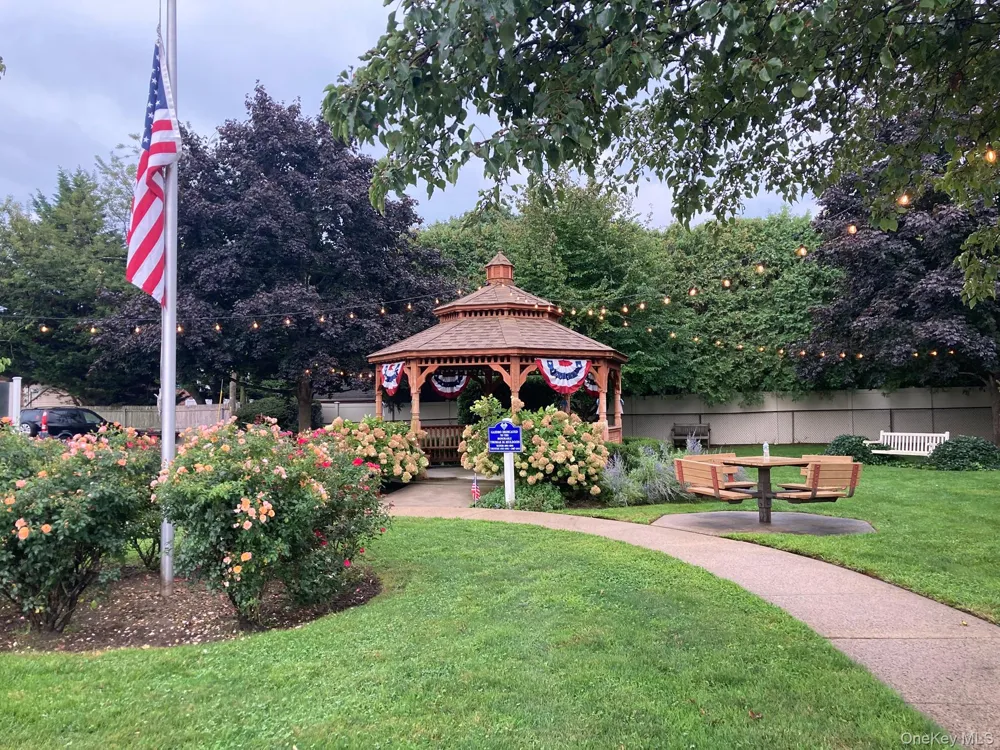 533 Marcellus Road Williston Park, NY 11596