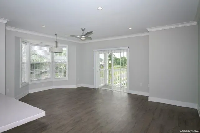 94302 Circle Drive #94-302 Central Islip, NY 11722