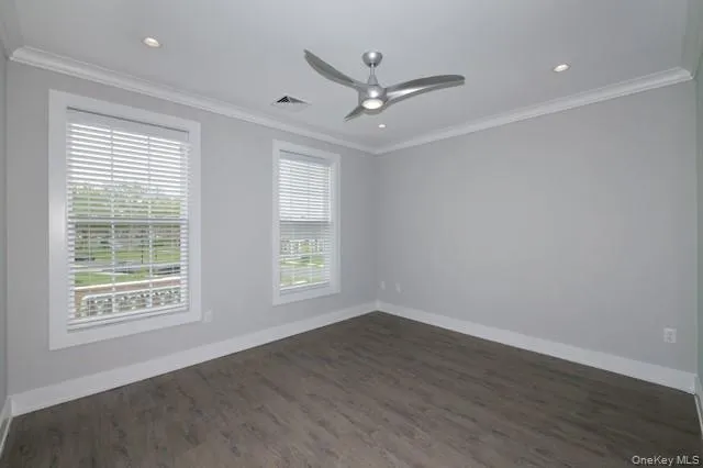 94302 Circle Drive #94-302 Central Islip, NY 11722