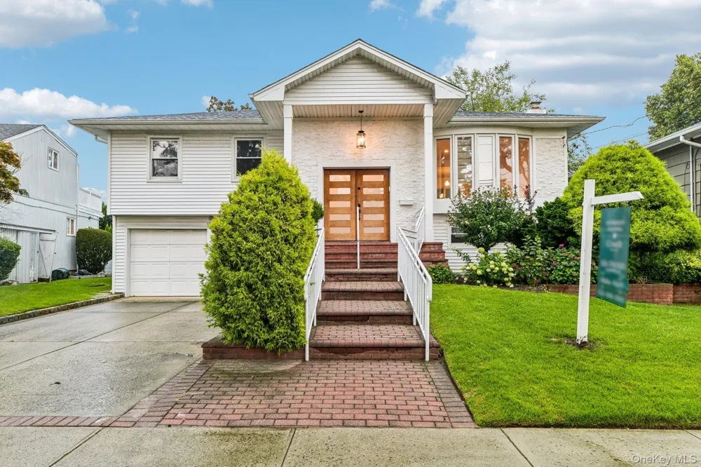 1114 Fordham Lane Woodmere, NY 11598