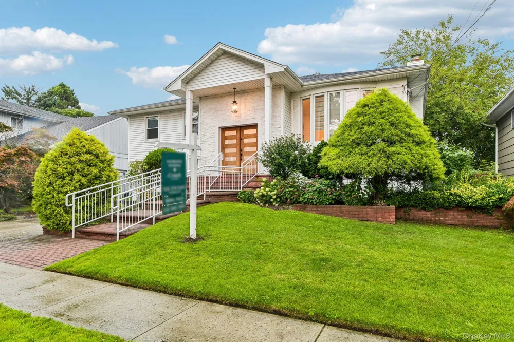 1114 Fordham Lane Woodmere, NY 11598