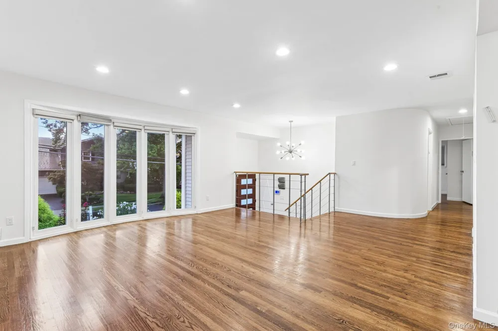 1114 Fordham Lane Woodmere, NY 11598
