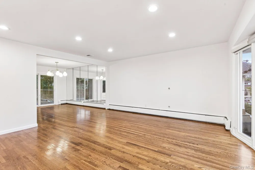 1114 Fordham Lane Woodmere, NY 11598