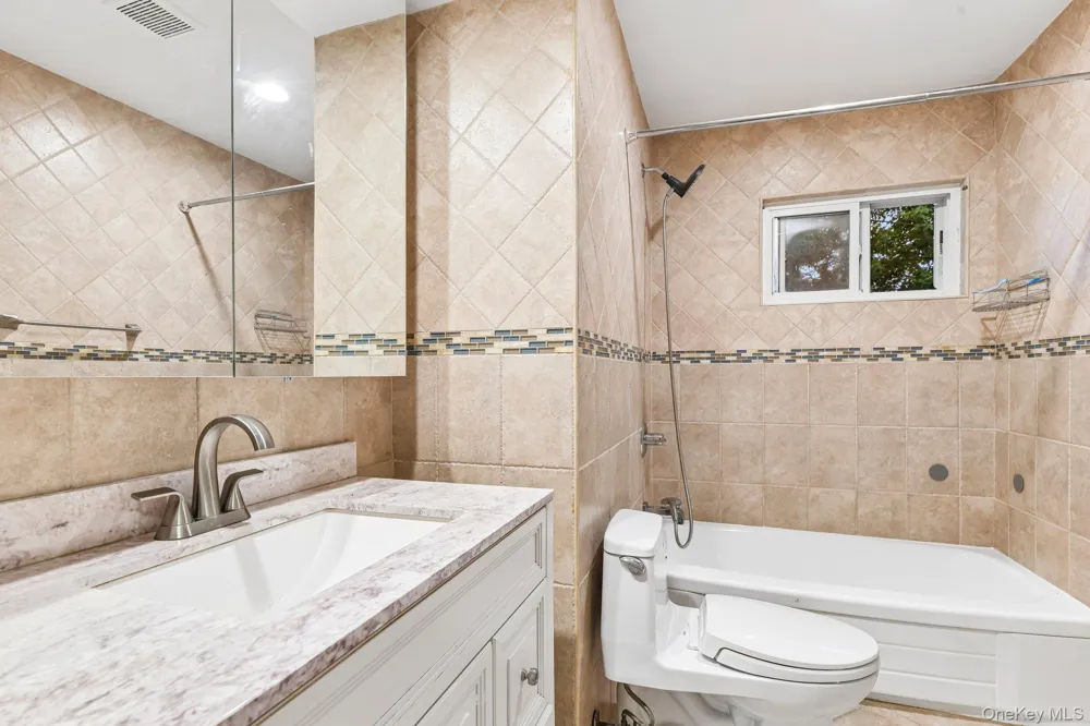 1114 Fordham Lane Woodmere, NY 11598