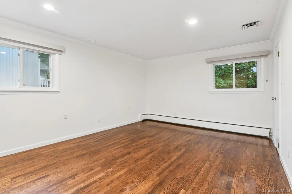 1114 Fordham Lane Woodmere, NY 11598
