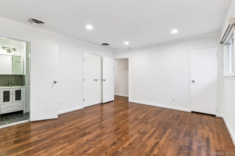 1114 Fordham Lane Woodmere, NY 11598