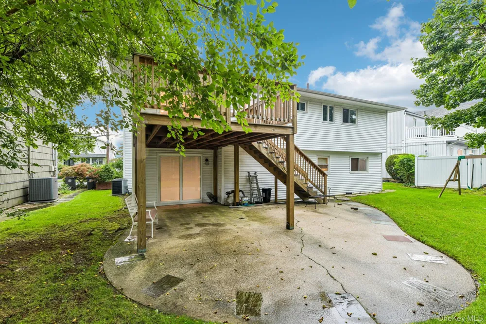 1114 Fordham Lane Woodmere, NY 11598