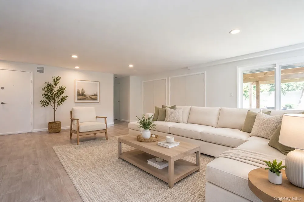 1114 Fordham Lane Woodmere, NY 11598