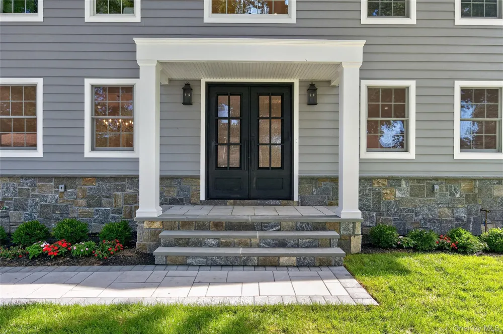 15 Glen Road Garden City, NY 11530