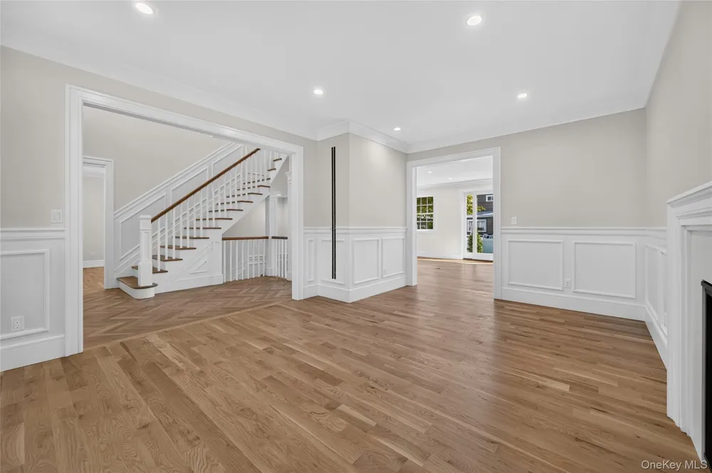 15 Glen Road Garden City, NY 11530