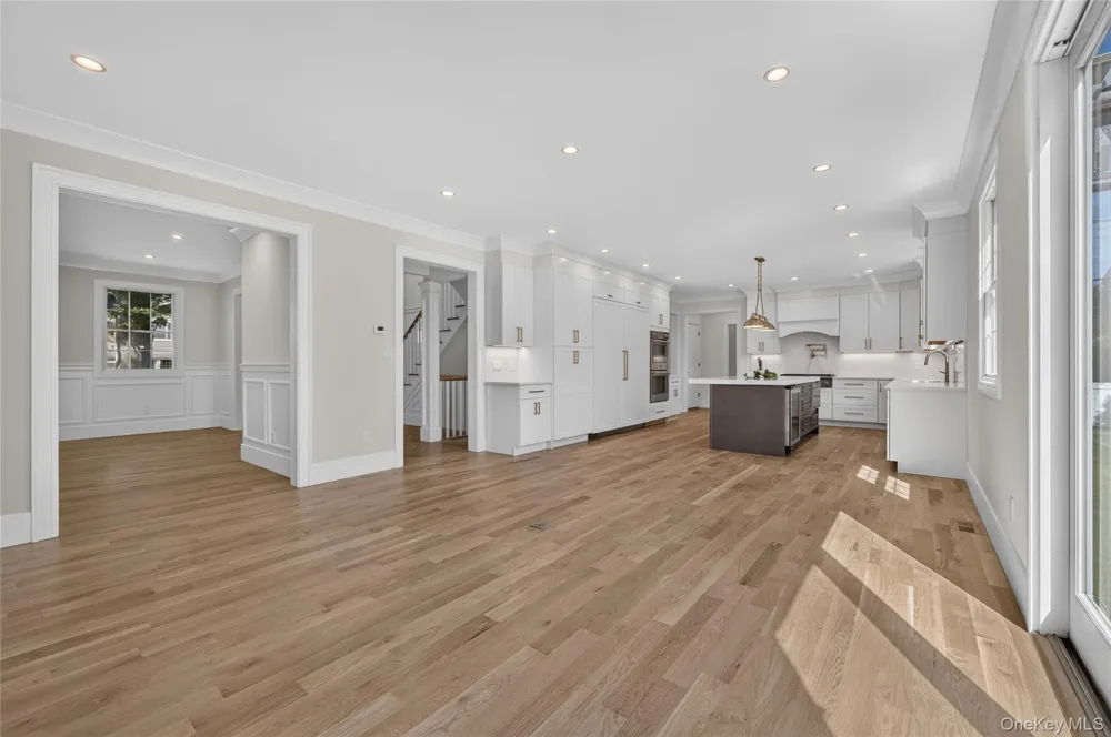 15 Glen Road Garden City, NY 11530