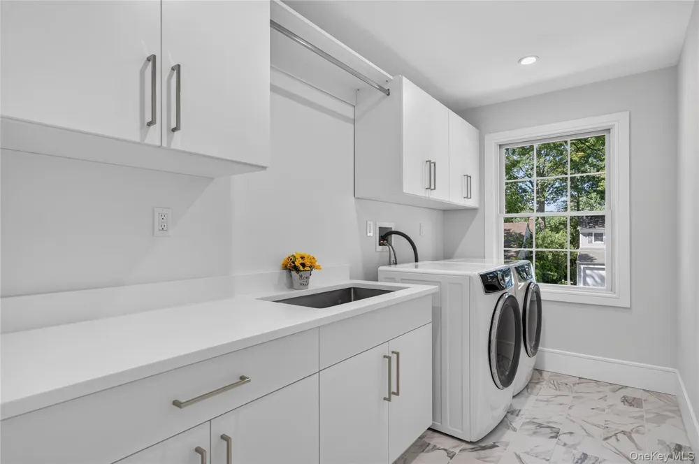 15 Glen Road Garden City, NY 11530