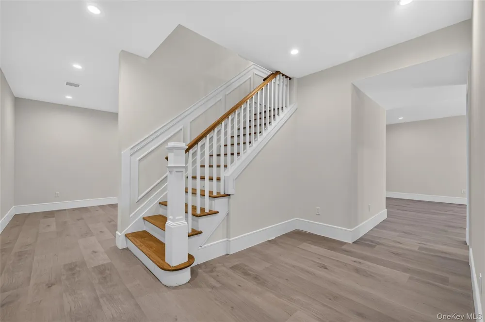 15 Glen Road Garden City, NY 11530