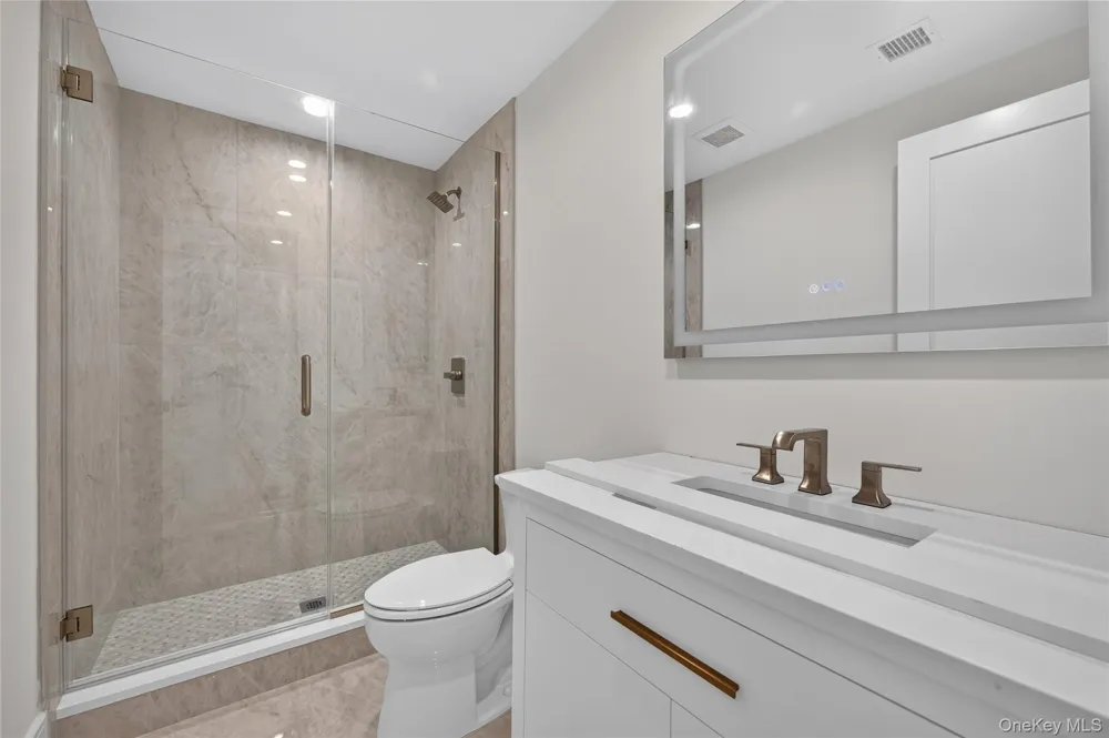 15 Glen Road Garden City, NY 11530