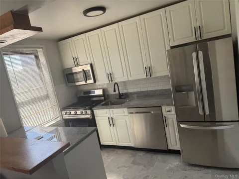 555 McLean Avenue #6F