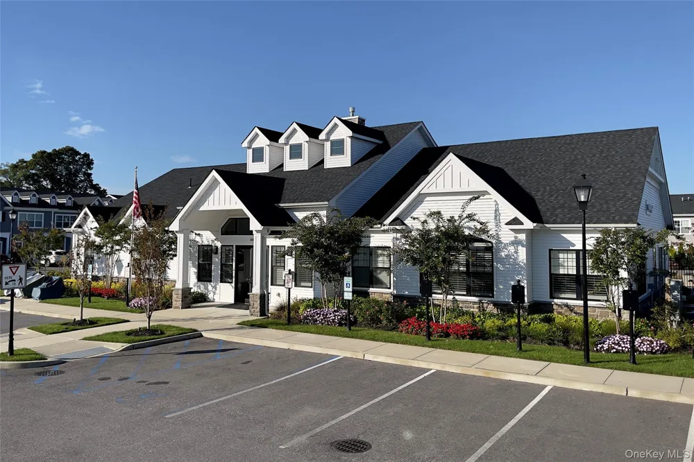135 Sutton Court #135 Deer Park, NY 11729