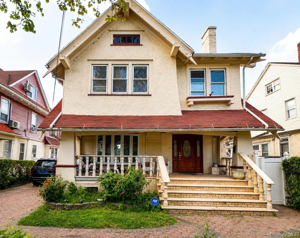 8564 104th Street Richmond Hill, NY 11418