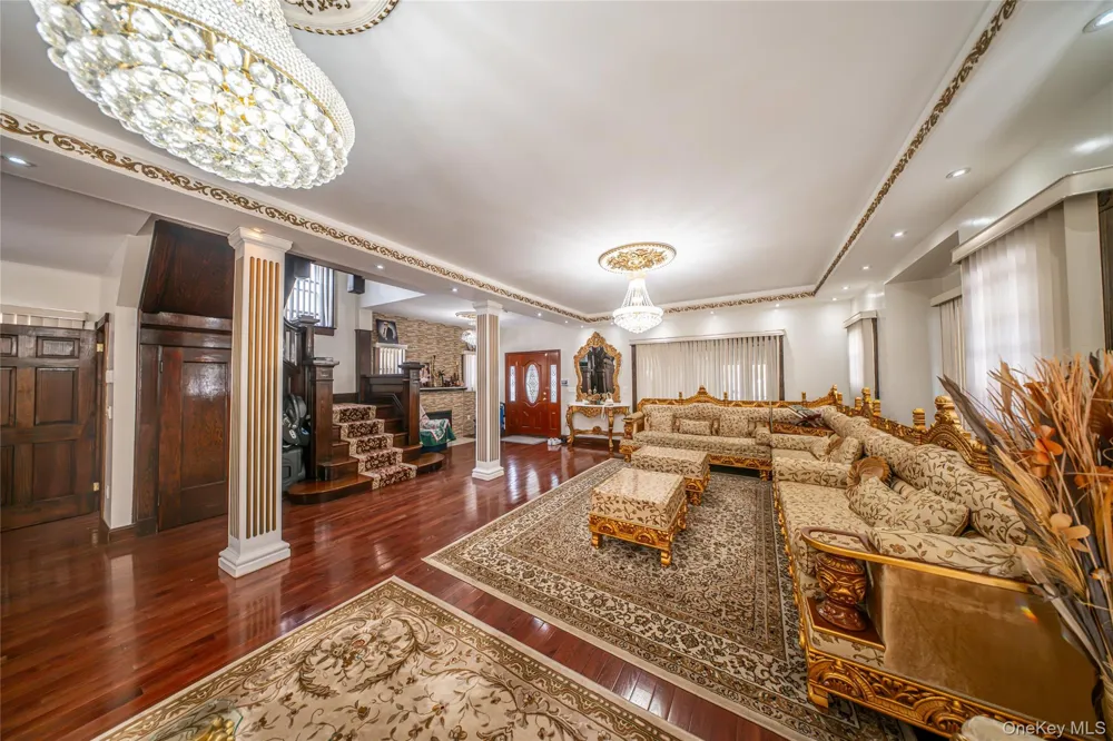 8564 104th Street Richmond Hill, NY 11418